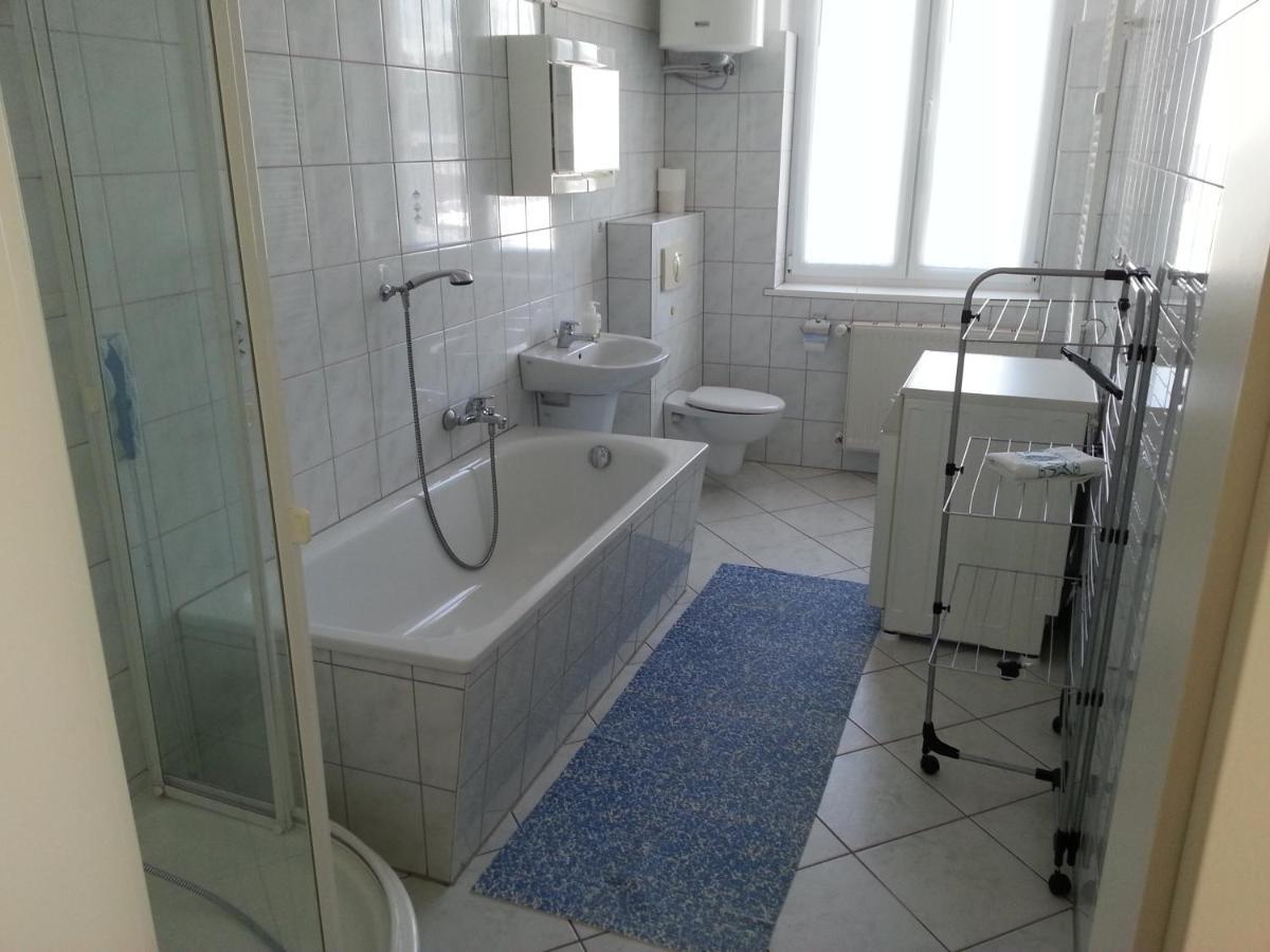 Grosse Wohnung Nossentiner Huette Exteriör bild