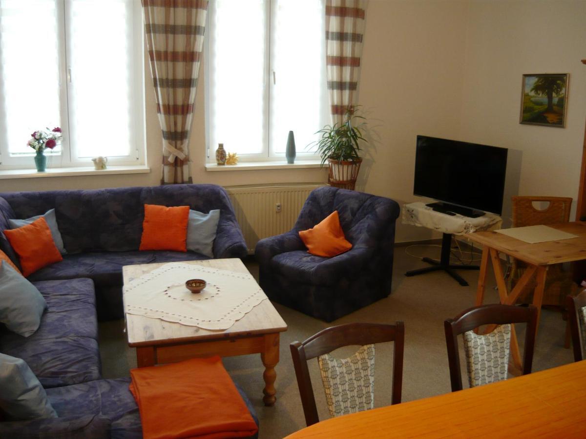 Grosse Wohnung Nossentiner Huette Exteriör bild